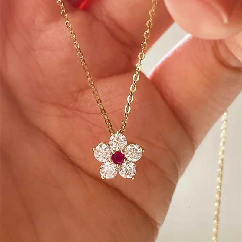 Huitan Delicate Flower Pendant Necklace for Women Exquisite Accessories with Brilliant Cubic Zirconia Graceful Female Jewelry M251216