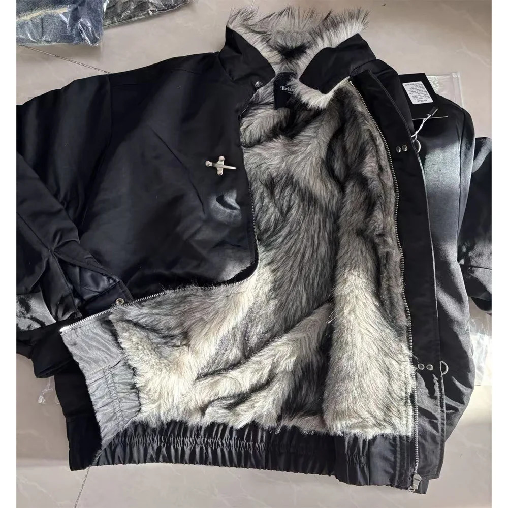 Inner Fur Thicken Warm Bomber Jacket Men Women American Plane Buckle Vintage Fashion Stand Collar Parkas Jacket Winter Coat 251223