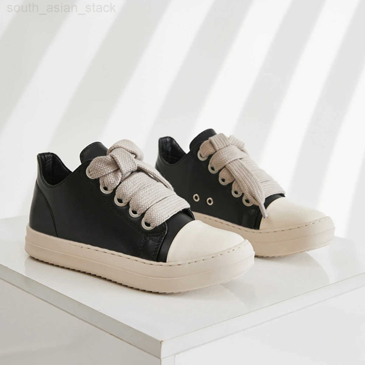 Mens Coarse Shoelaces Low Cut Flat Bottom Casual Shoes Minimalist College Style Sports Shoes H251216