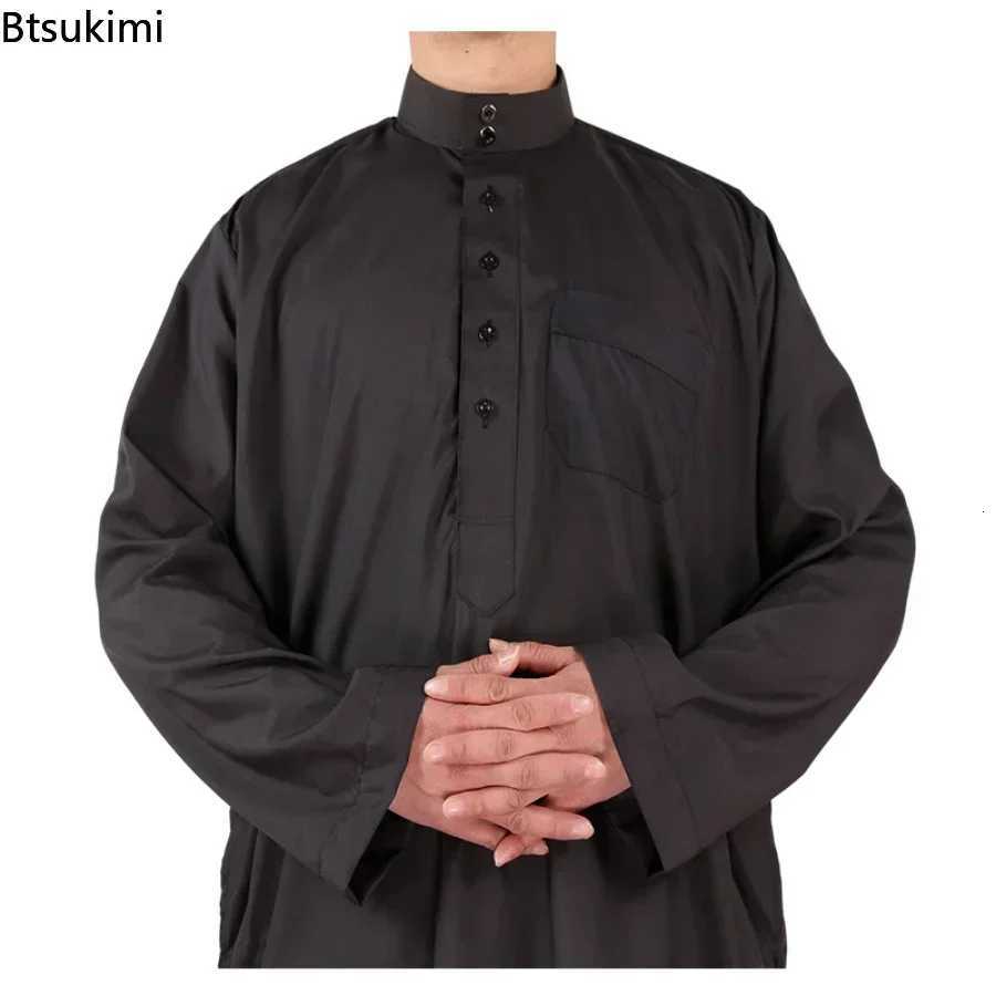 2025 Mid East Men Clothing Muslim Fashion Abayas Mens Solid Color Robe Pakistan Kaftan Arab Islamic Jubba Thobe Musulman Homme W251216