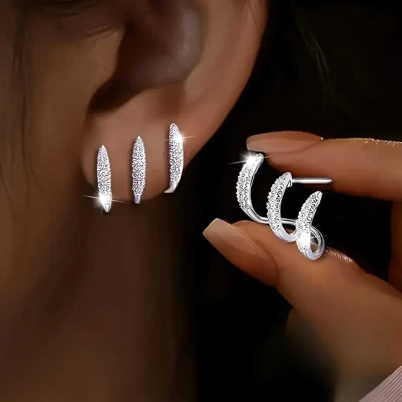 Exquisite Silver Color Claws Stud Earrings with Crystal AAA CZ Stone Modern Design Fashion Versatile Accessories Women Jewelry G251216