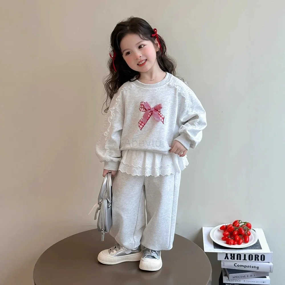 Sanrio 2025 New Girls Cute Lace Bow Sweater and Pants Baby Girls Outfit Set Fashion Childrens Two-piece Set H251216