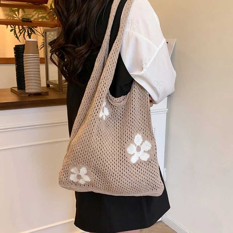 Summer Flower Woven Bag Mesh Hollow Shoulder Bag Fashion Handbag Super Cool Womens Knitted Bag Travel Beach Bag M251216