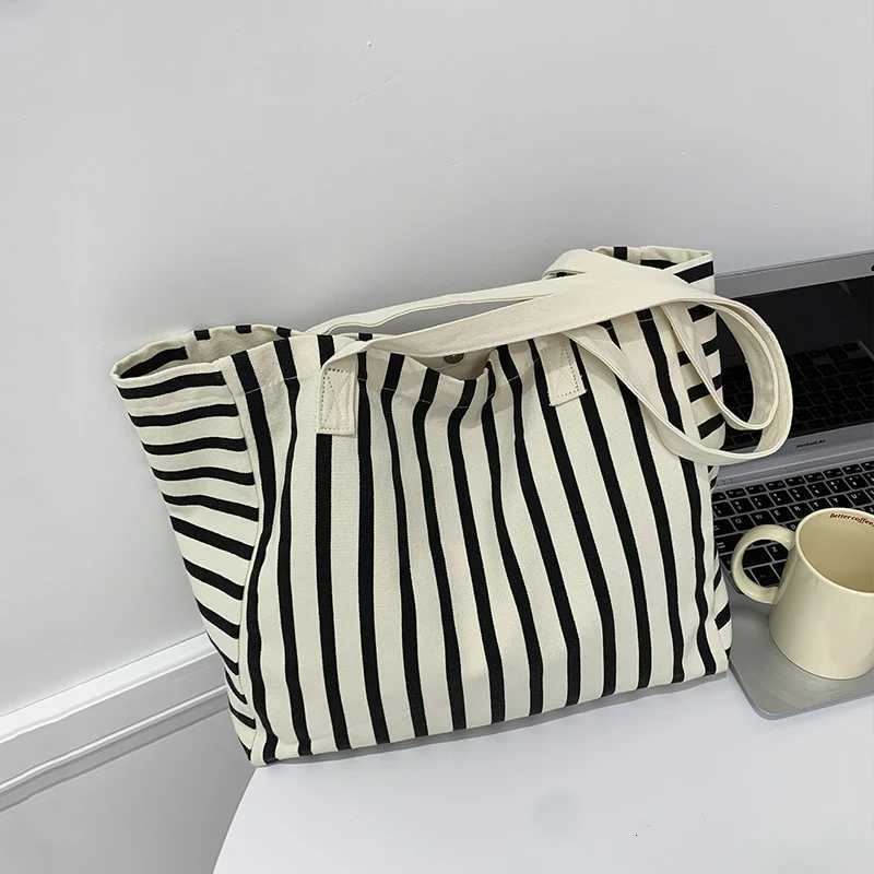 Striped Canvas Bag Beach Handbag Fashionable Womens Canvas Summer Large Capacity Shoulder Bag M251216