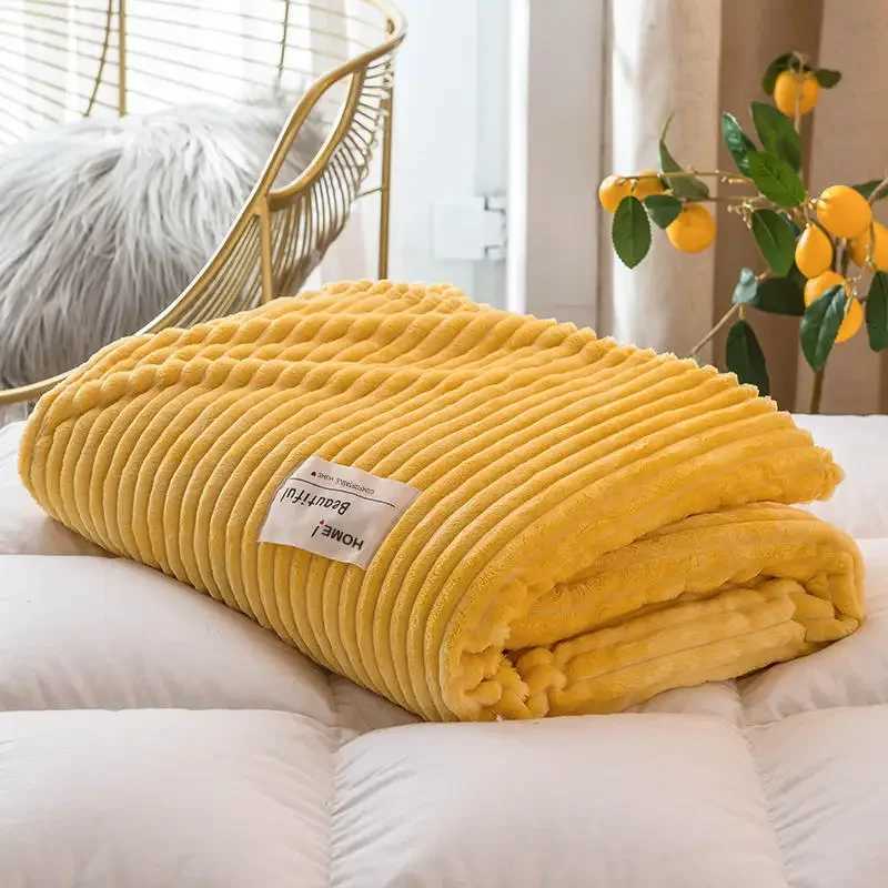 Blankets for Beds Solid Yellow Color Soft Warm 300GSM Plaid Square Flannel Blanket On the Bed Thickness Throw Blanket H251216 - view 6