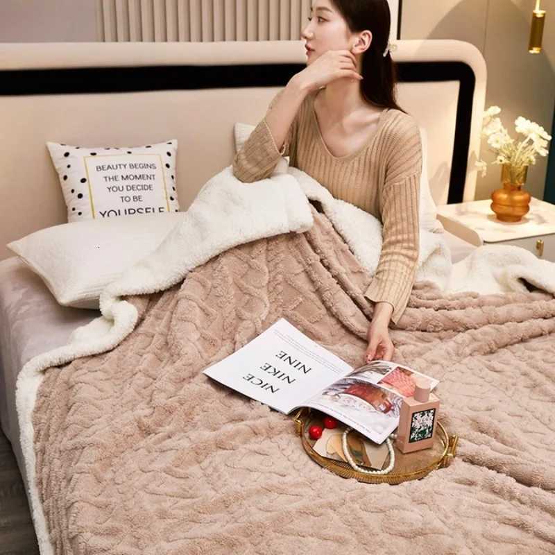 Thickened Thermal Double Layer Fleece Comfortable Blanket Hemming Tafu Blanket Casual Sofa Single Double Blanket Small Quilt H251216 - view 3