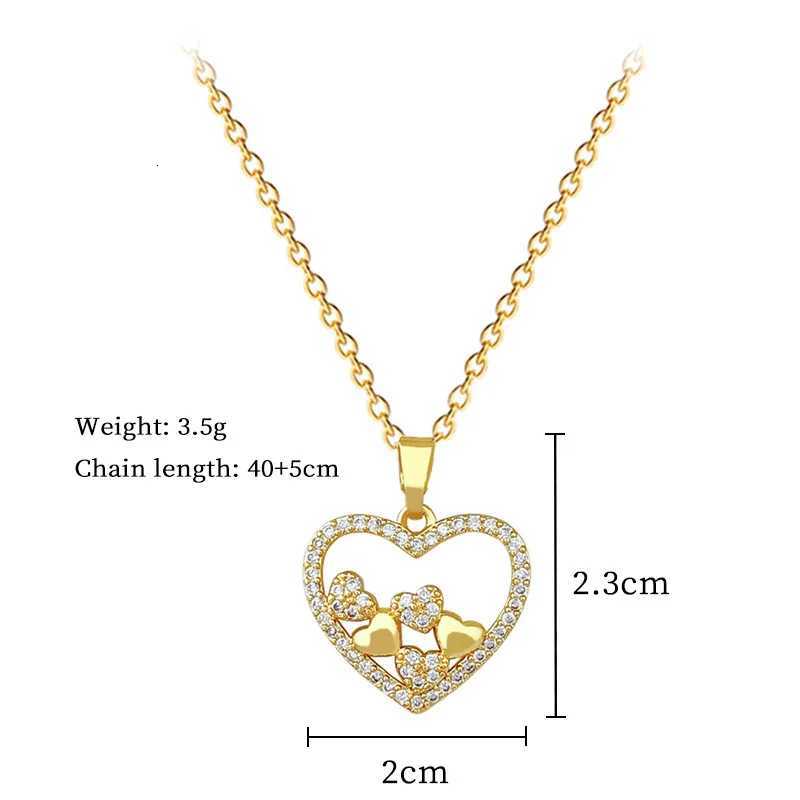 Titanium Steel Hollow Heart Necklace for Women Luxury Versatile Clavicle Chain Fashion Jewelry Accessory Elegant M251216
