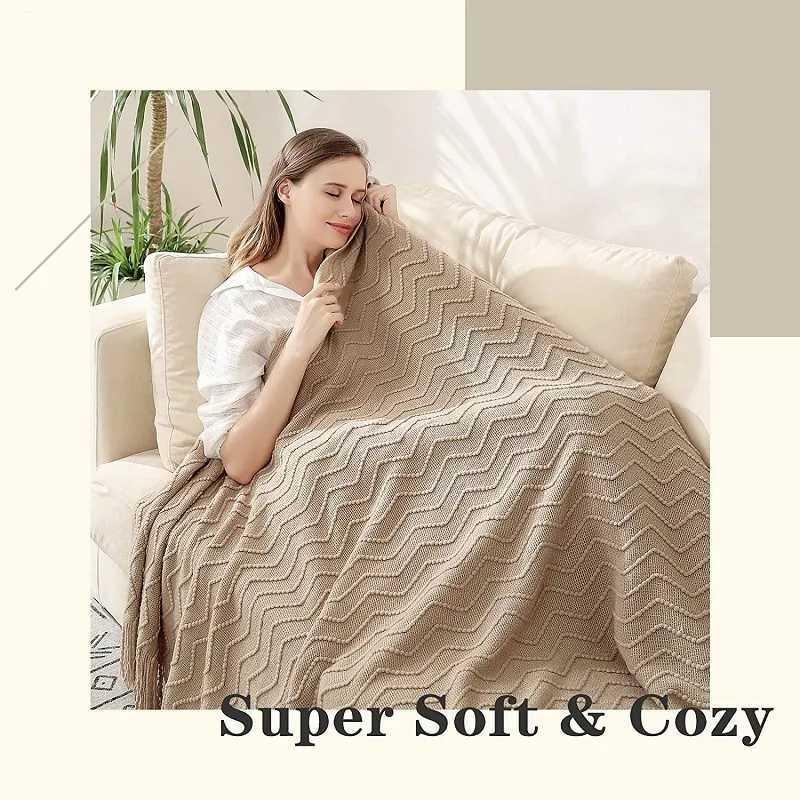 Green Christmas Wave Knitted Blankets Textured Solid Soft Couch Cover Decorative Cozy Knitted Blanket with tassels Gift Blankets H251216 - view 6