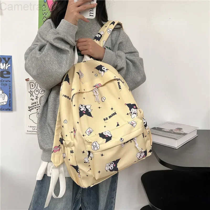 Sanrio 2024 New Backpack Kuromi Pochacco Junior High School Womens Campus Easy High Capacity Schoolbag Kawaii H251216