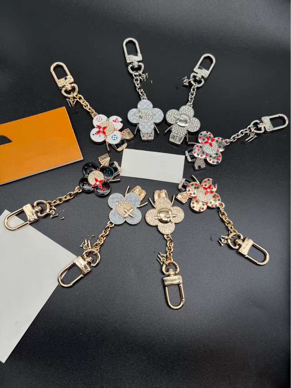 designer bag chain women V Letters designers card keychain wallet top llavero Car Key Chain men Buckle jewelry Keyring Lanyards