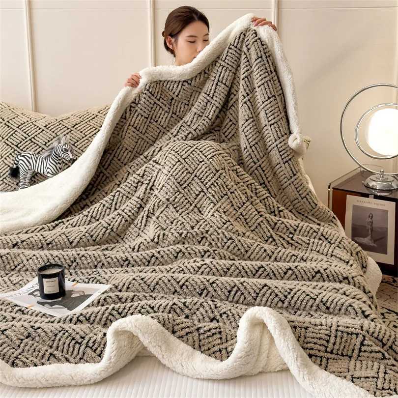 Luxury Double Layer Faux Fleece Fur Throw Blanket Soft Warm Gray Striped Office Sofa Blanket and Pillow Cases Fluffy Bed Blanket H251216 - view 7