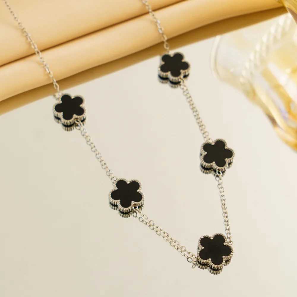 316l StainlESS Steel Luxury Plum Blossom Plant Five Flower Necklace For Women Clavicle Chain Party Charm Jewelry Gift M251216