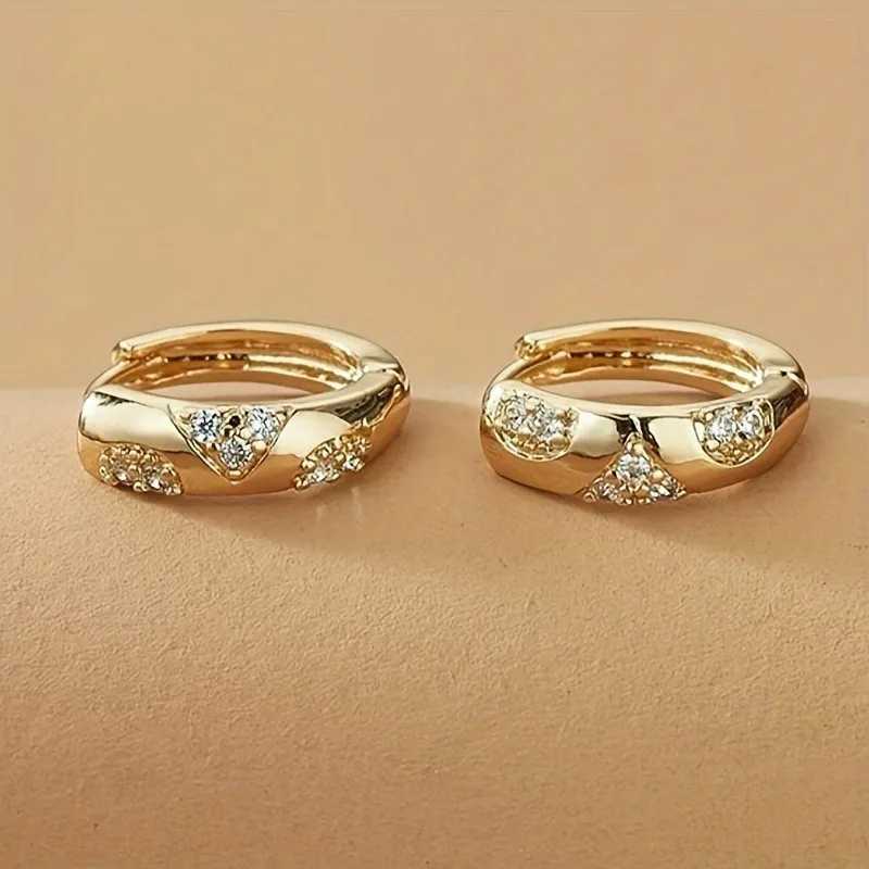 Chic Golden Color Hoop Earrings Female Exquisite Shiny Cubic Zirconia Ear Accessories Low-key Daily Wearable Party Jewelry G251216
