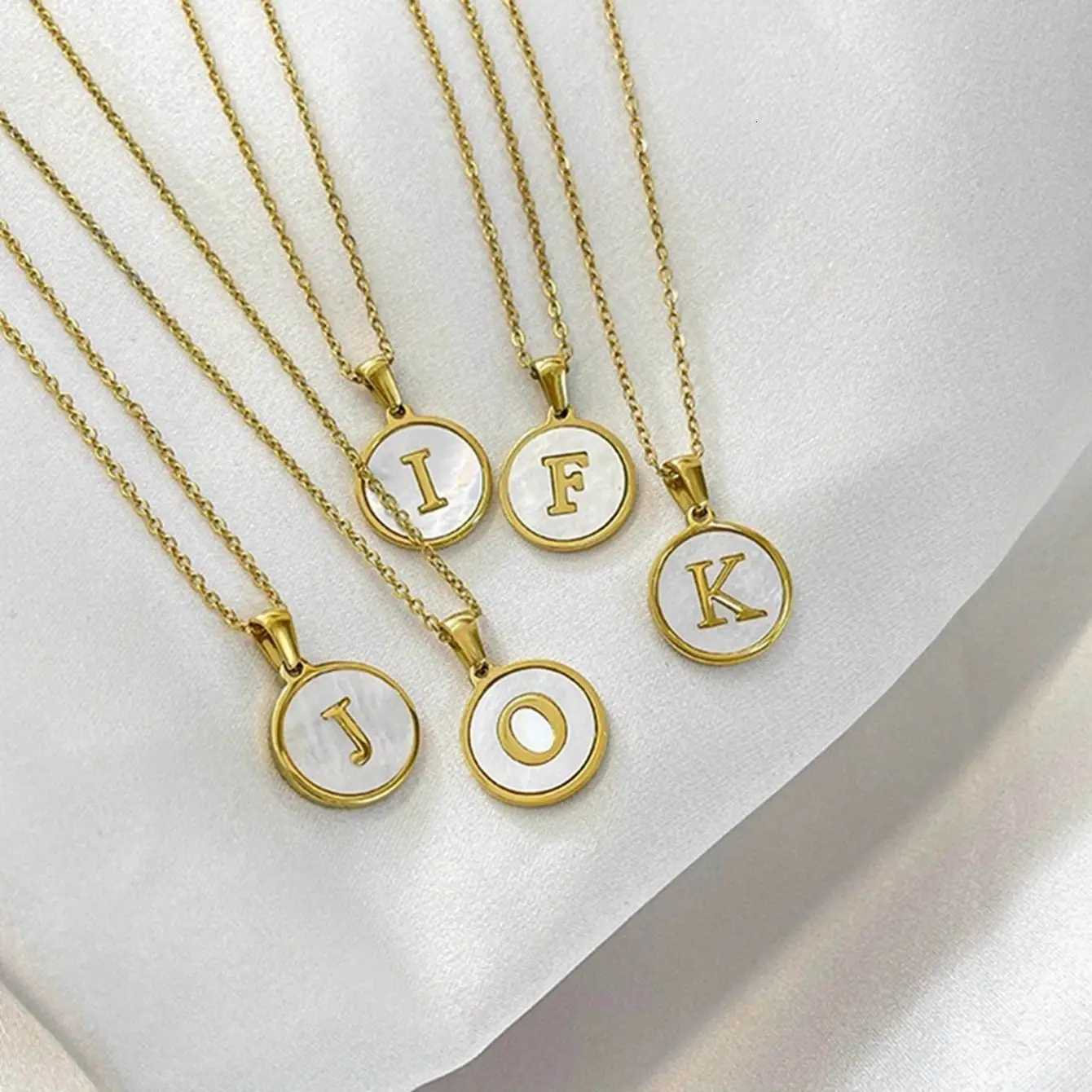 Round Letter Initial Necklace 18K Gold Plated Stainless Steel Necklace Shell Letter Pendant Necklace for Women M251216
