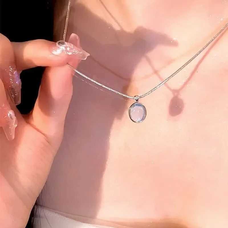 Simple Oval Aquamarine Moonstone Pendant Necklace for Women Girls Luxury Snake Chain Necklace Fashion Collar Jewelry Gifts M251216