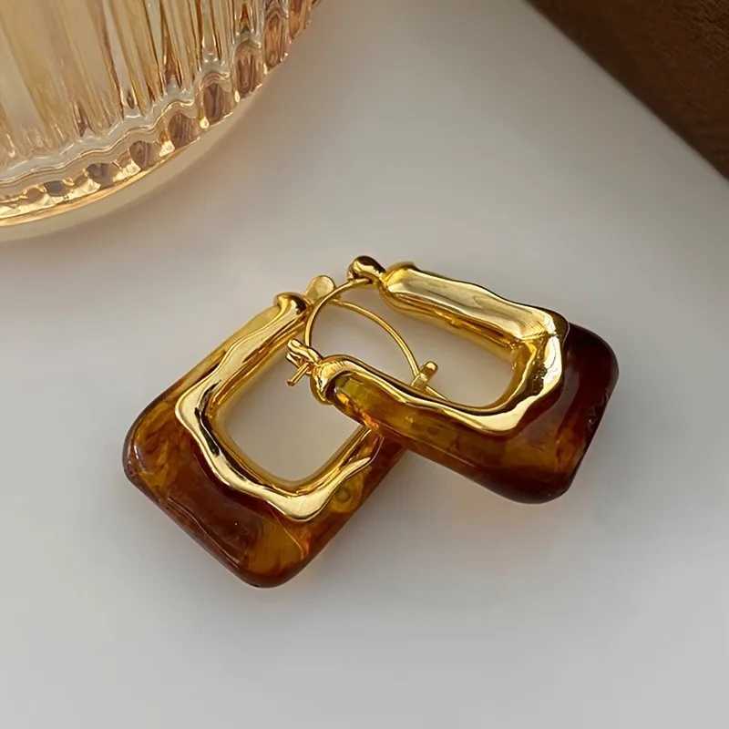 Elegant Vintage U-Shaped Hoop Earrings for Women Golden-Tone Finish Resin Inlay Stylish Earring Party Jewelry Gifts G251216