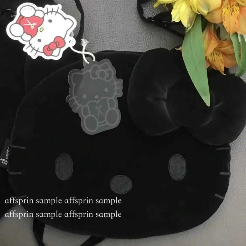 Sanrio Hello Kitty Messenger Bag Cute Cartoon Originality Modeling Handbag New Fashion Delicate Personality Mobile Phone Bag Gifts H251216