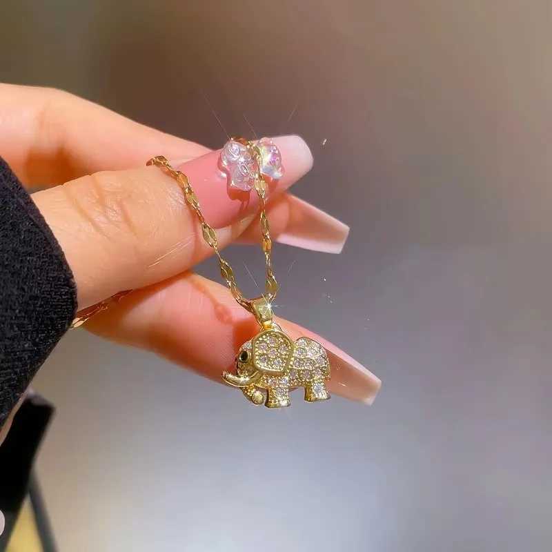 Retro Exquisite Elephant Stainless Steel Necklace Suitable For Summer Travel And Fashionable Jewelry M251216