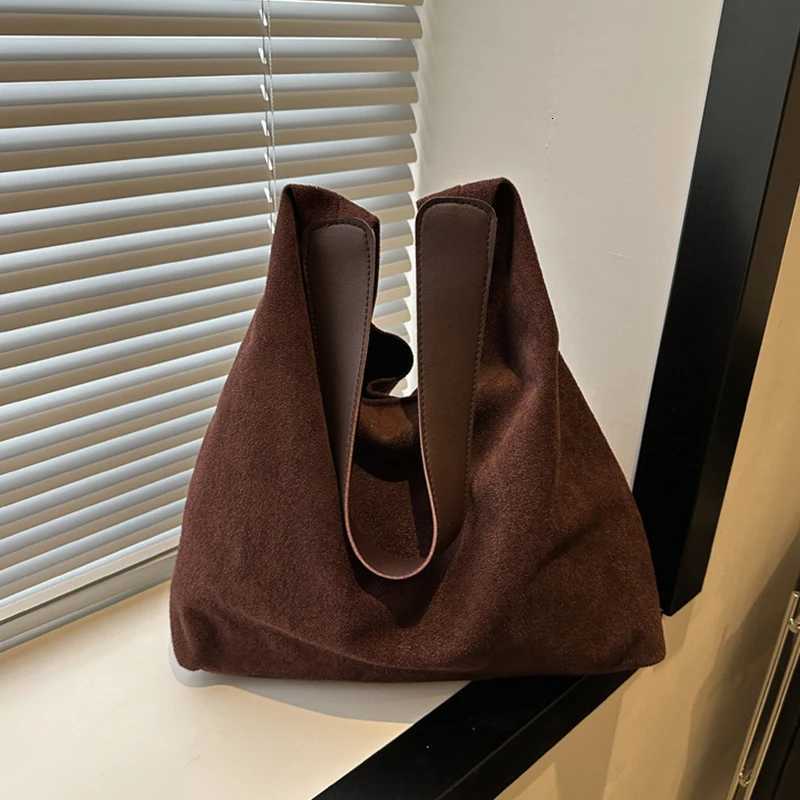 Vintage Womens Bag Large Capacity Suede Shoulder Bag Solid Color Simple Design Casual Commuter Shopper Tote M251216