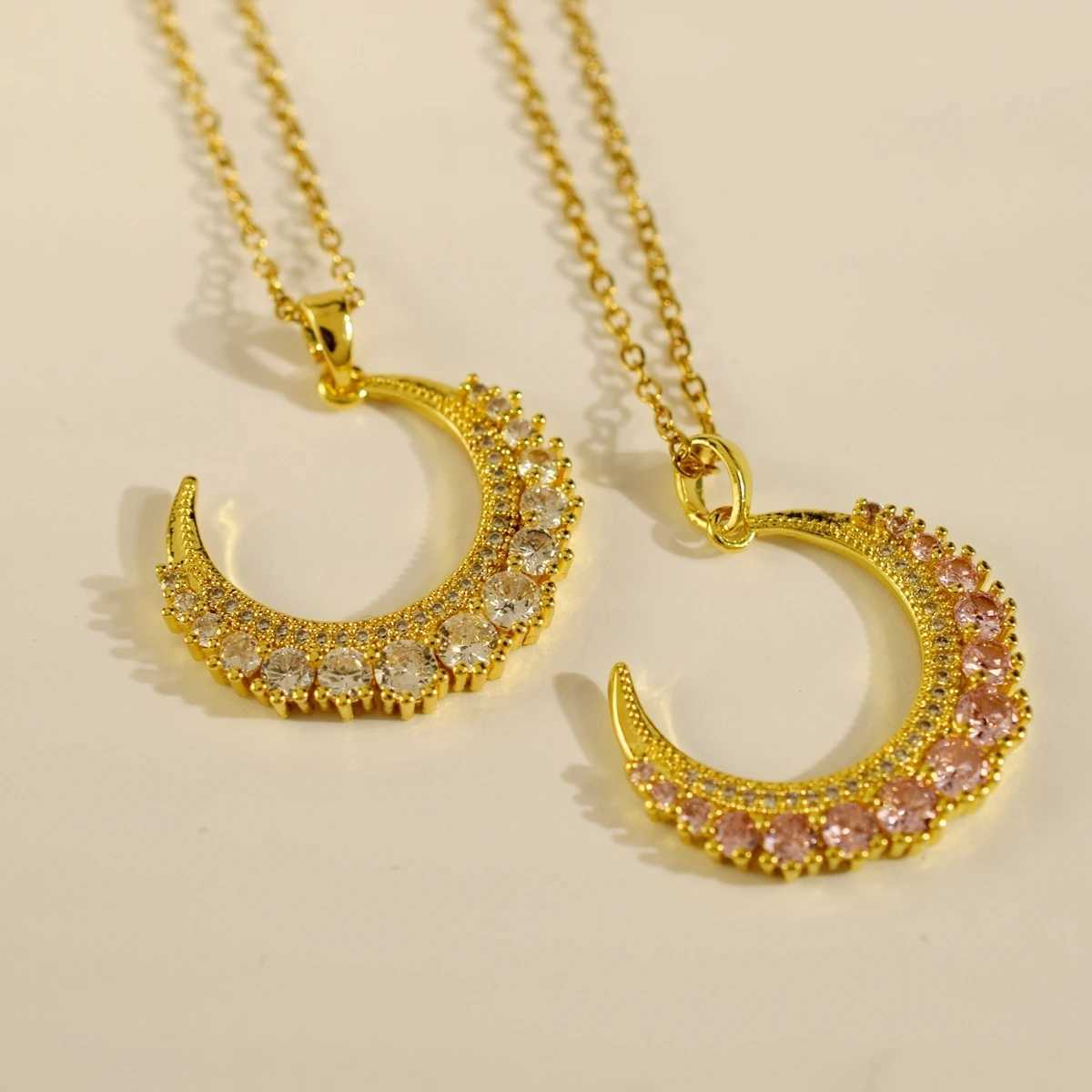 Womens Pendant Curved Moon Spot Diamond Multicolor Personalized Design Necklace M251216