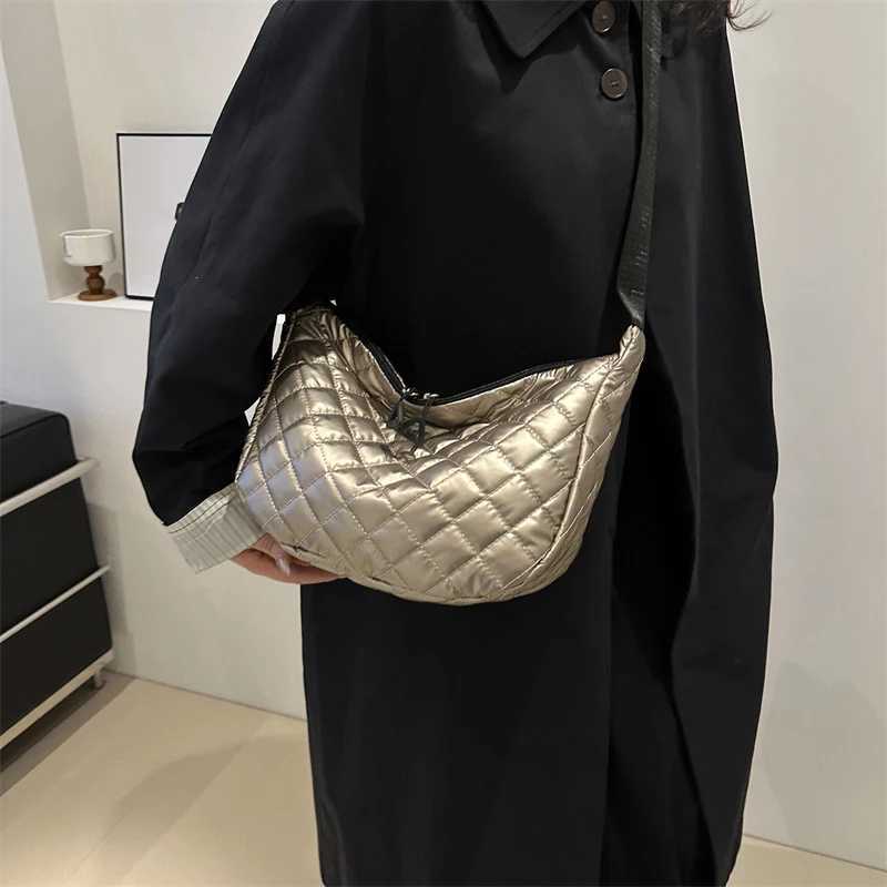 Space Cotton Shoulder Bag Fashion Hobo Crossbody Bags Lattice Pattern All-match Large Capacity Handbags for Women Commuting M251216