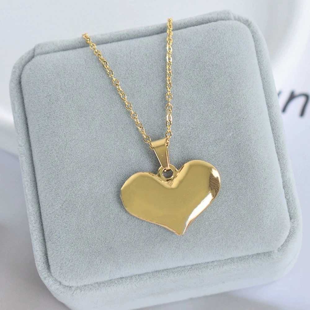 Fashion Exquisite Heart Pendant Simple Style StainlESS Steel CollaRBone Chain Temperament Womens Fashion Jewelry M251216