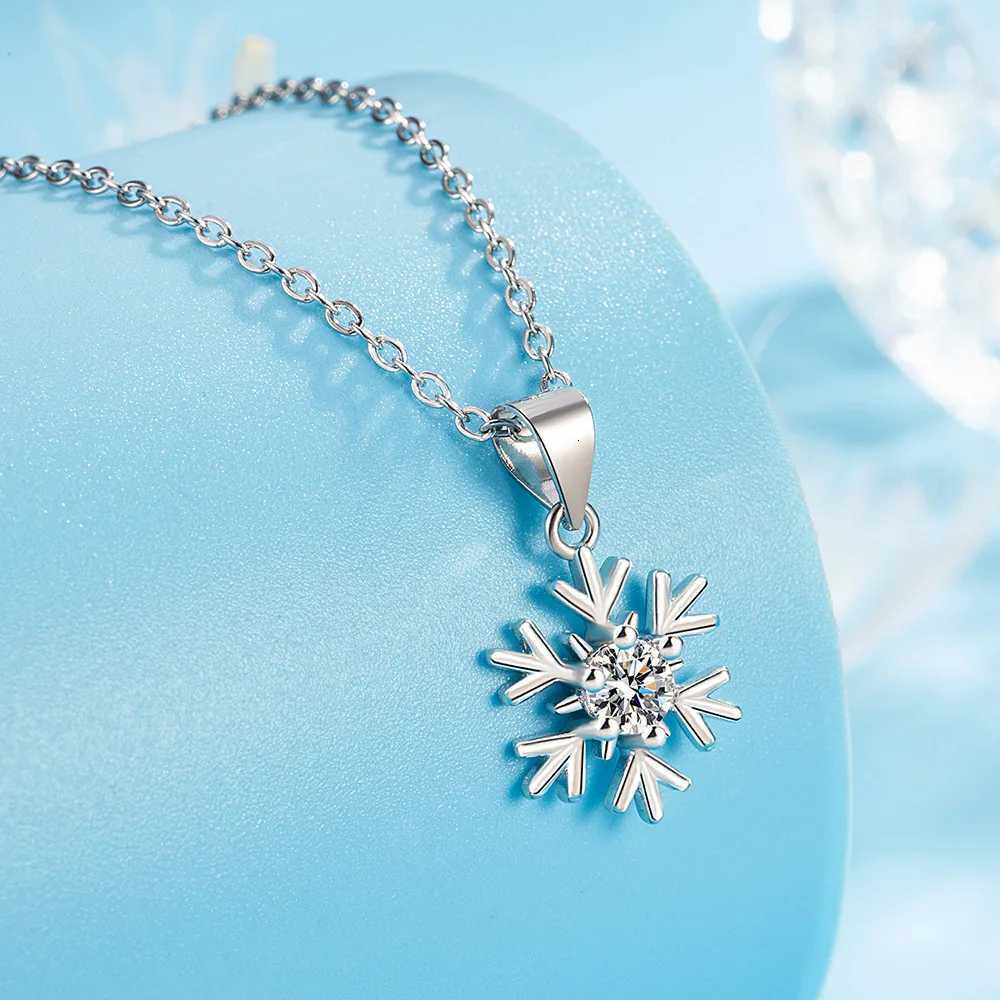 925 Sterling Silver Necklace Snowflake Zircons Pendant Ladies Fashion Minimalist Birthday Party Wedding Anniversary Jewelry Gift M251216