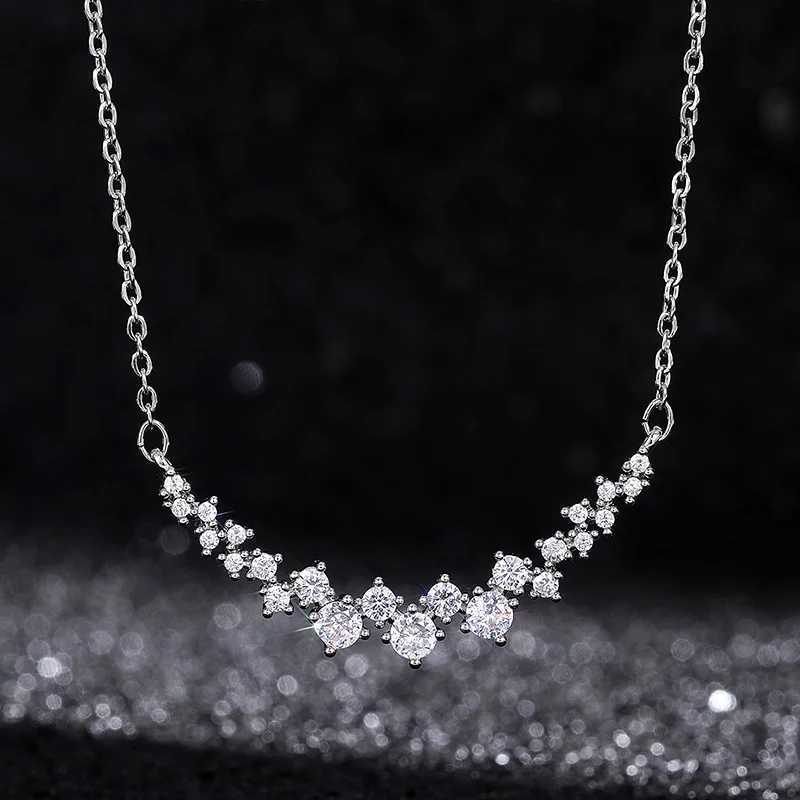 Huitan Luxury Silver Color Women Necklace for Wedding Engagement Party Exquisite Gift Stylish Accessories Statement Neck Jewelry M251216