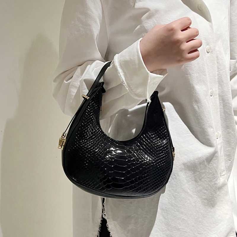 Women Design Serpentine Design Small Handbag Fashion Shoulder Underarm Bag PU Leather Laser Half Moon Bags M251216