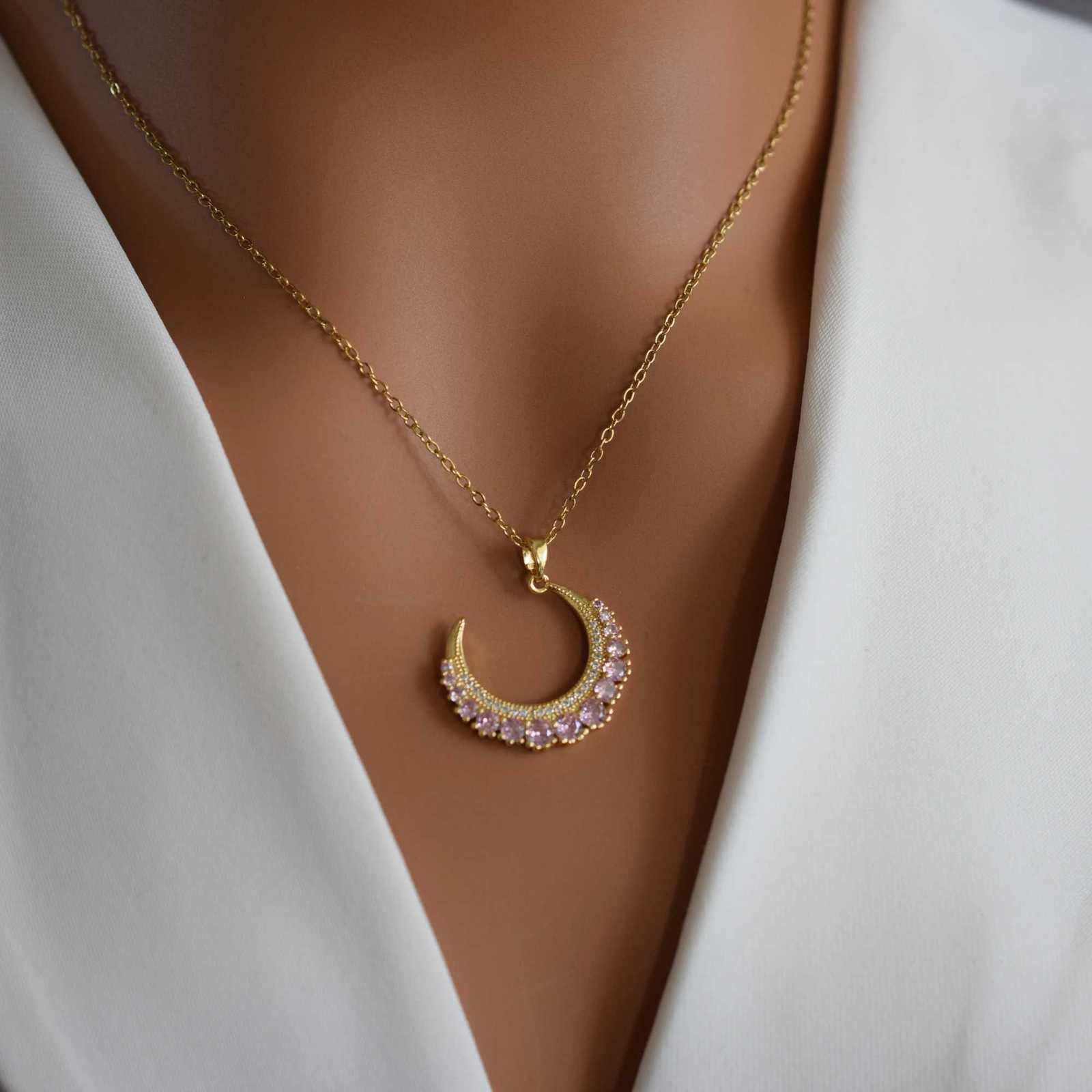 Womens Pendant Curved Moon Spot Diamond Multicolor Personalized Design Necklace M251216