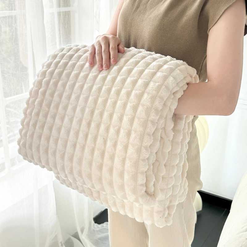 All-Season Plaid Flannel Blanket Soft Lightweight Faux Rabbit Fur Throw Blankets for Sofa Bed Single Double Warm Plush Bedspread H251216 - view 3