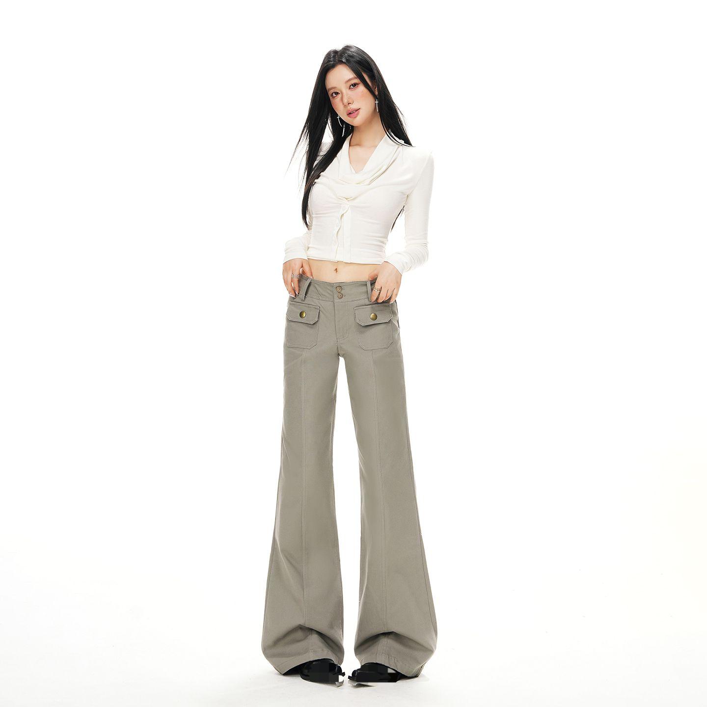 The new high street three-dimensional pocket design for the winter featuring street functional straight-leg slimming and slightly flared casual pants 
