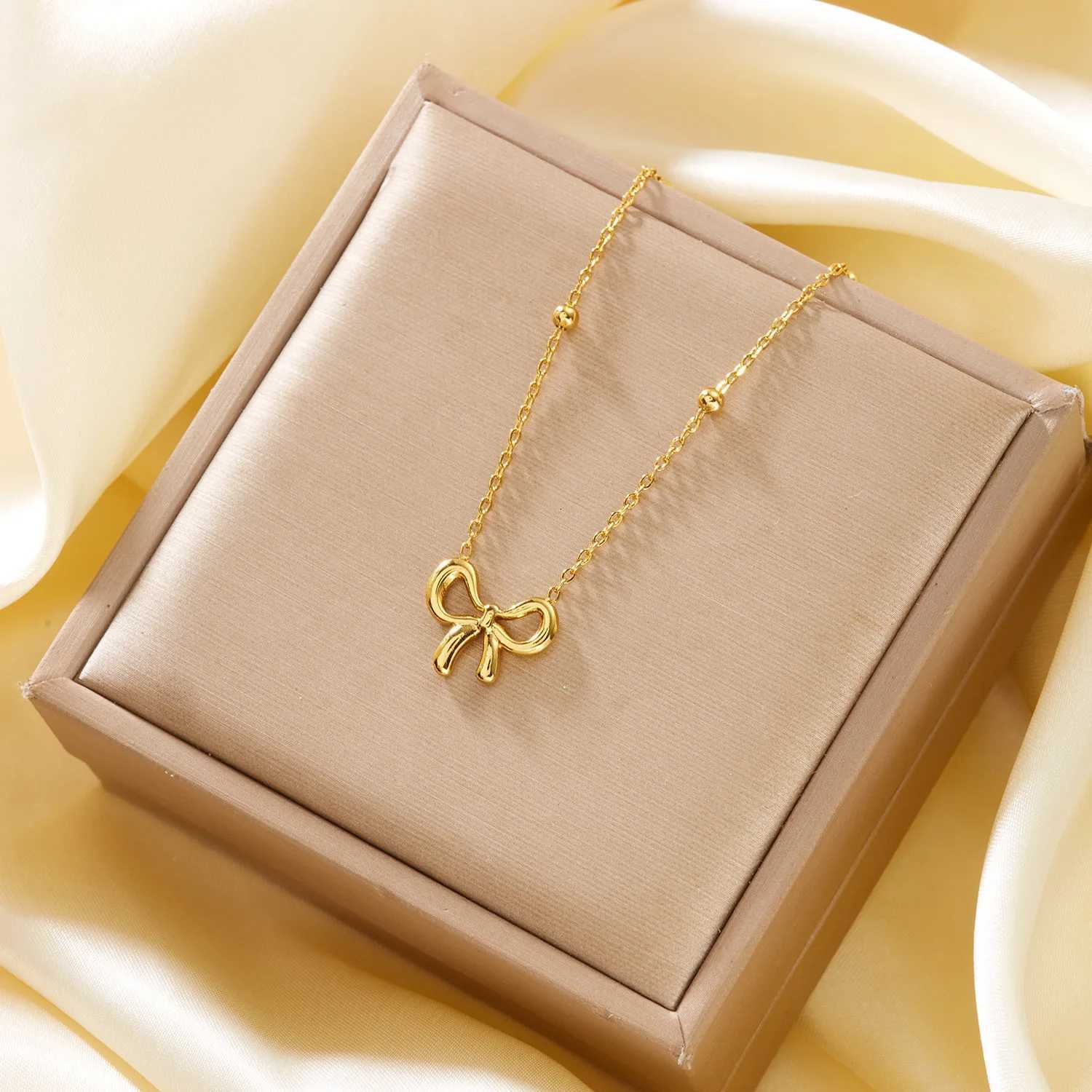 Gold Plated Stainless Steel Chain Butterfly Pendant Necklace Suitable For Women As Daily Wear Jewelry Accessory M251216