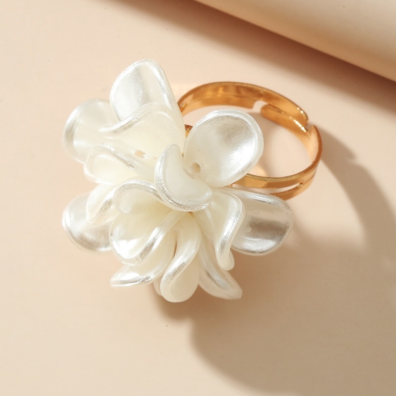 Designer European American Style Personality Exaggerated Flower Fashionable Temperament French Camellia Ring for Women Niche Jewelry High Quality Text