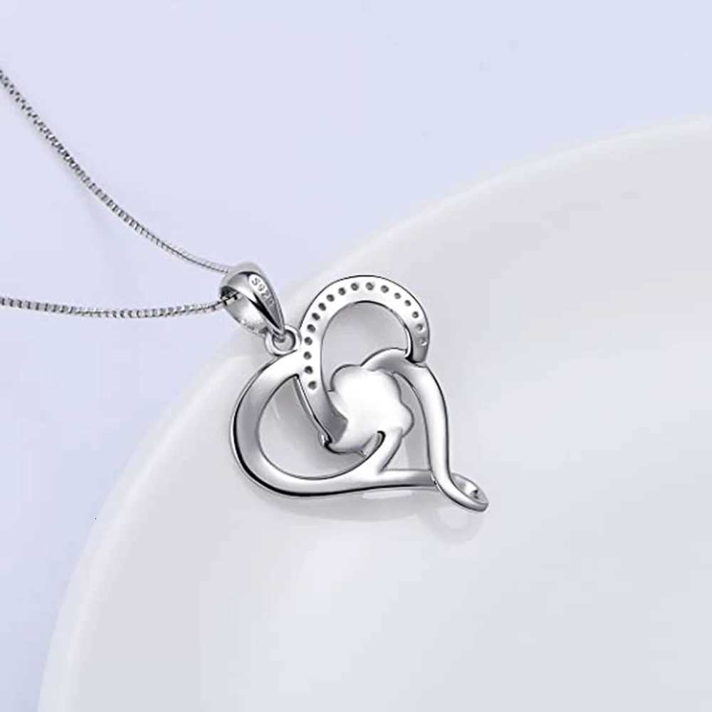 Huitan Newly Design Heart Shaped Pendant Necklace Silver Color Chain Lovely Black Footprints Anniversary Gift Wedding Jewelry M251216