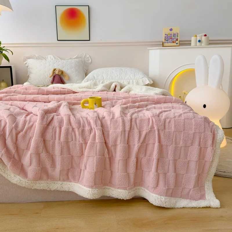 Warm Lamb Velvet Flannel Cover Blanket for Office Air Conditioning and Nap Throw Soft Woolen Blanket for Bedding Sofa H251216 - view 6