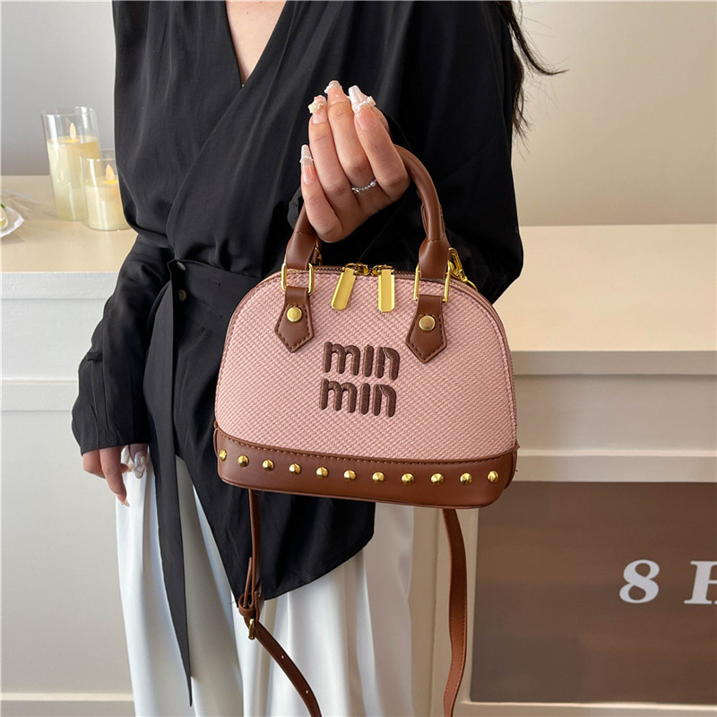 new Free delivery designer shoulder bag Fashionable casual workplace minimalist texture commuting crossbody bag
