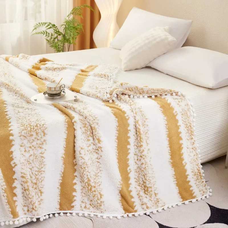 Double Sided Striped Jacquard Wool Ball Blanket Casual Blanket Comfortable and Breathable Winter Bed Sheet H251216 - view 3