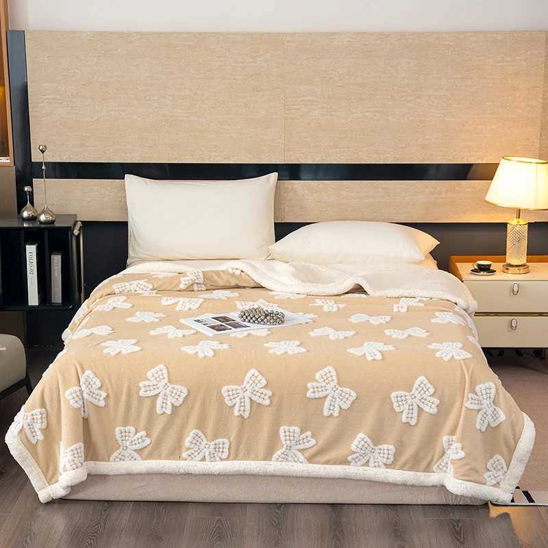 Artificial Lambswool Autumn Winter Warmth Blanket High Quality Thickened Sofa Blanket Fluffy Skin Friendly Comfortable Comforter H251216 - view 3