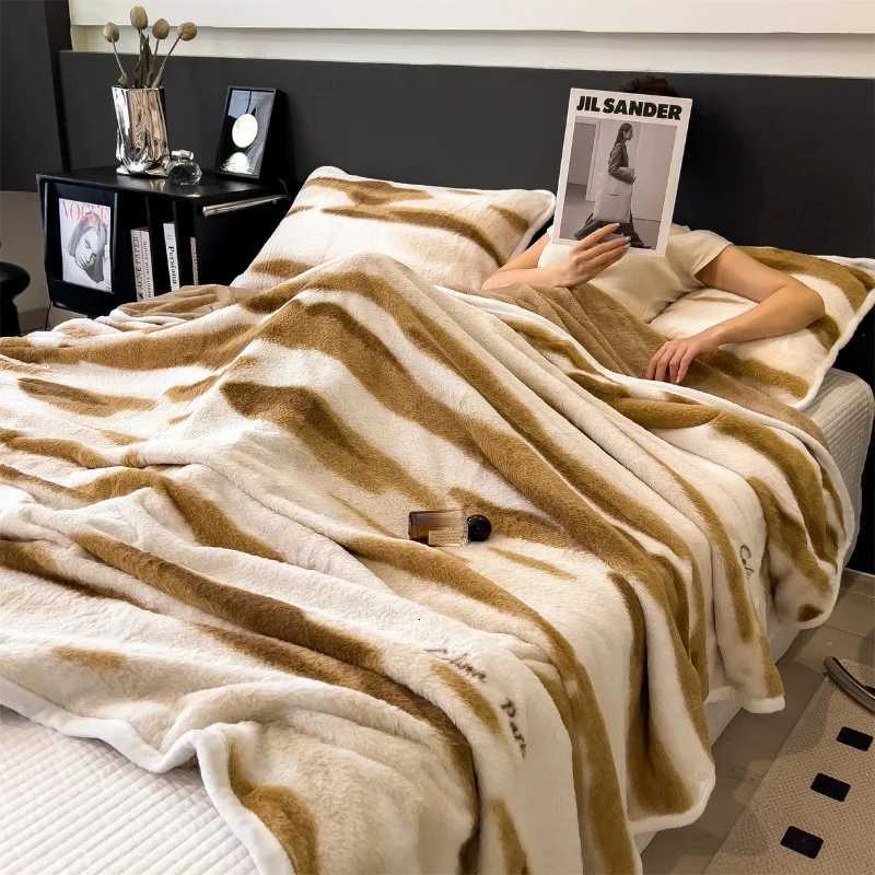 2025 new printed imitation rabbit plush blanket office nap shawl blanket winter sofa thermal blanket bed H251216 - view 6