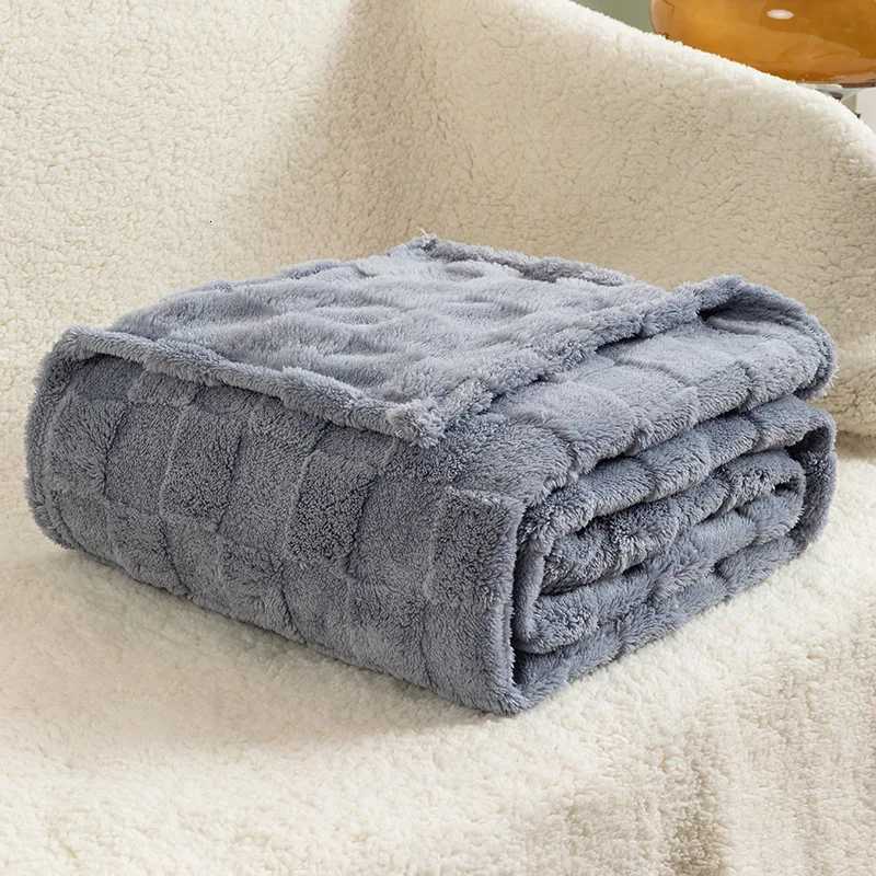 Winters Thickened Monolayer Taffu lamb Wool Green Blanket Plaid Simple Warm Flannel Blanket for Soft Sofa Blanket Bed cover H251216 - view 7