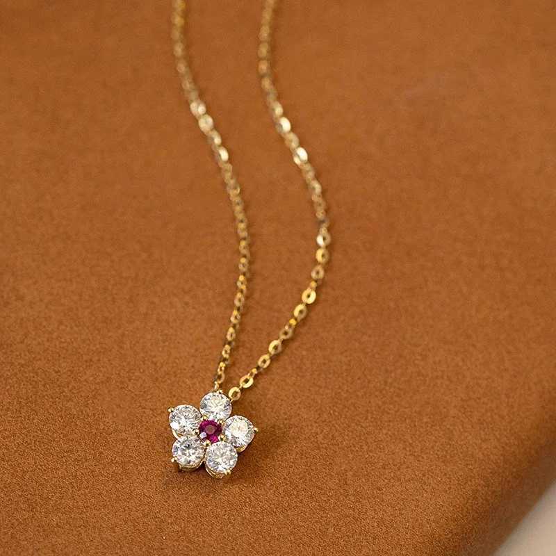 Huitan Delicate Flower Pendant Necklace for Women Exquisite Accessories with Brilliant Cubic Zirconia Graceful Female Jewelry M251216