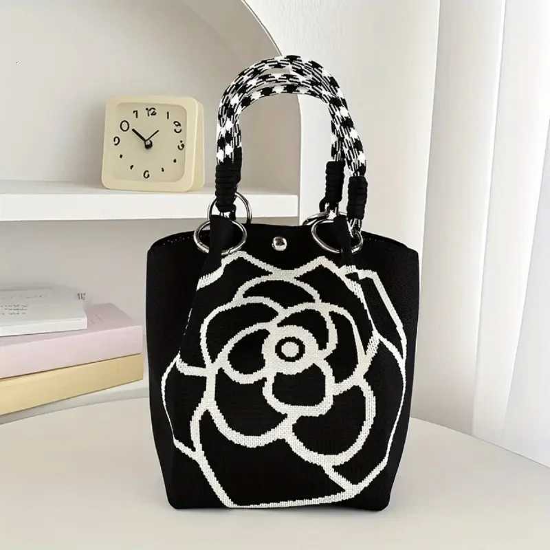 Fashion Flowers Knit Handbag Women Shoulder Bag Color Contrast Portable Ladies Beach Handbag Shopping Tote M251216