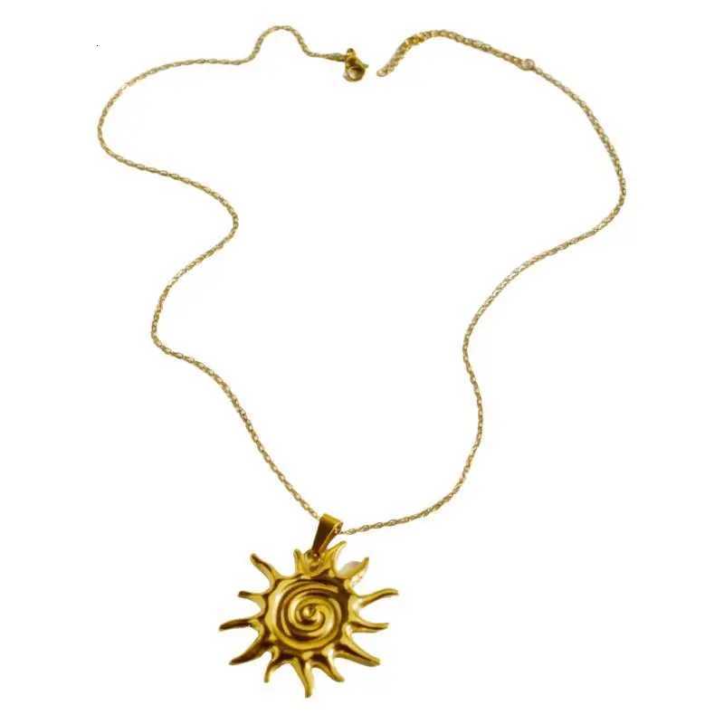 Hot Sale Swirl Sun Pendant Stainless Steel Gold Plated Simple Fashion Necklace M251216