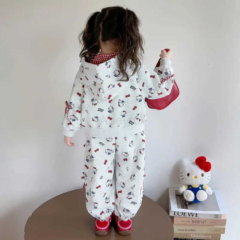 Sanrio 2Pcs Hot Hello Kitty 2025 Korean Version Girls Autumn Coatt New Childrens Cartoon Skin Friendly Hooded Casual Clothe H251216