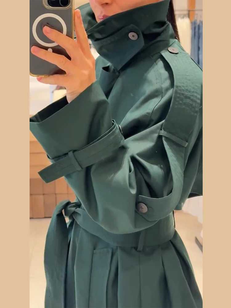 Street Womens Green Belt Long Trench Coat Stand Collar Double Breasted Full Sleeve Overcoat 2025 Autumn Lady Fashion OutwearT251216