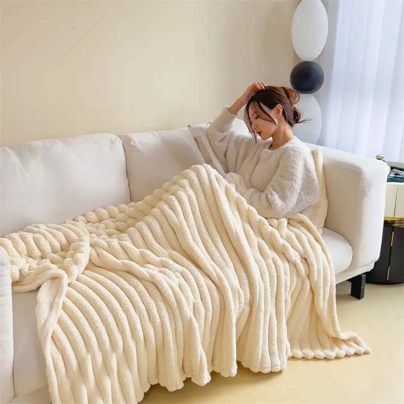 Luxury Soft Flannel Blanket - Plush Bedspread Couch Throw Super Soft Cozy 3D Striped Lightweight Blanket for Home Decorators H251216 - view 5