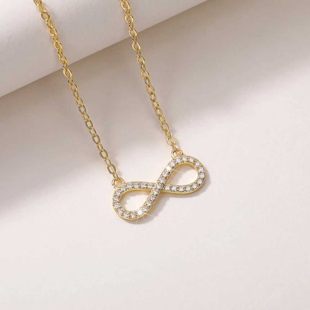 Huitan Simple Infinity Shape Pendant Necklace Women Inlaid Shiny CZ Stone Fancy Figure 8 Clavicle Chain Necklace Wedding Jewelry M251216
