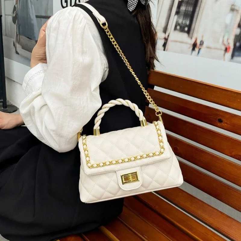 Best Superstar Show Handbag Women Stylish Crossbody Bag With Letter Design Vintage Fashion Statement M251216