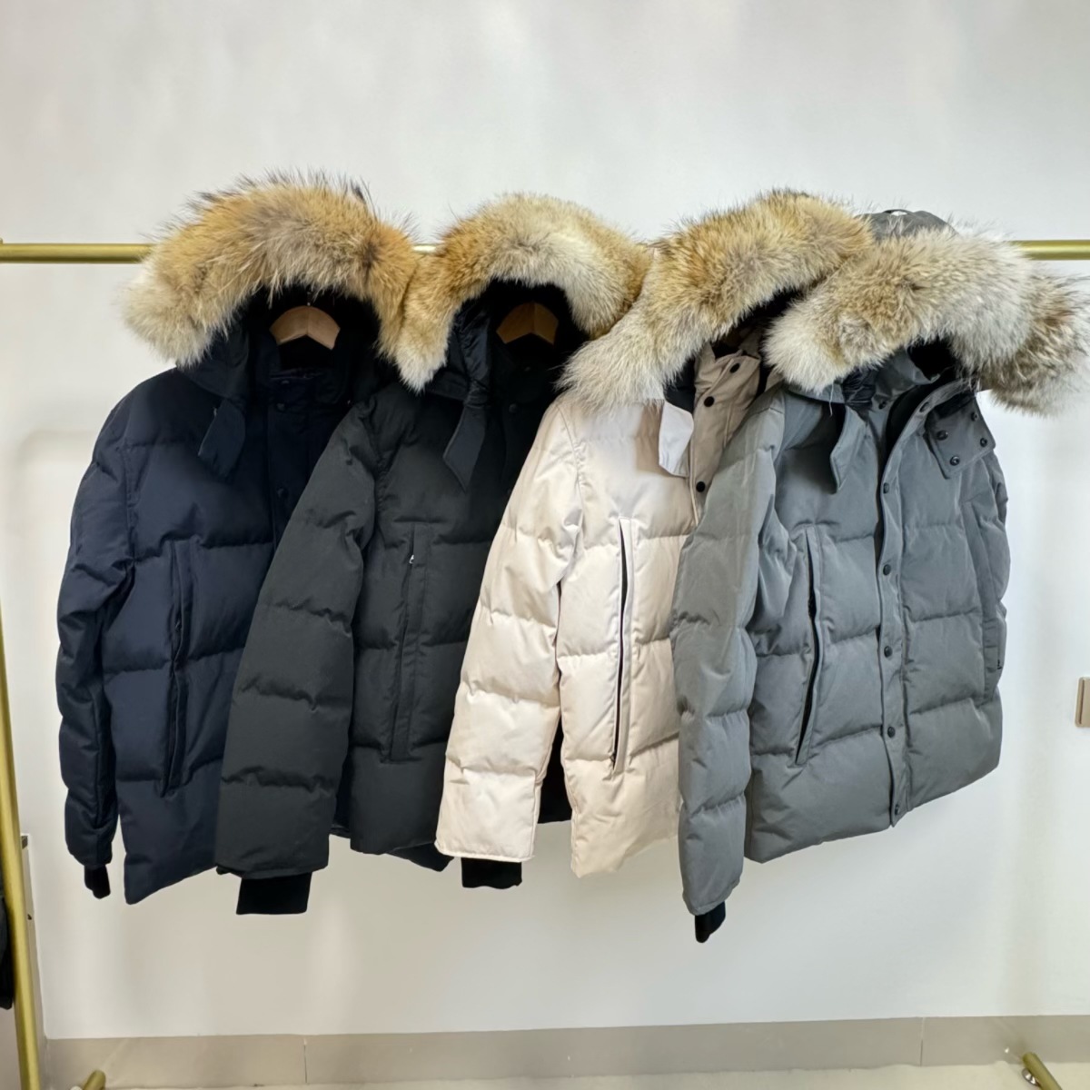 Famous Designer Luxury Designer Winter Men Down Jackets Fur Homme Outdoor Windbreaker Outerwear Hooded Fourrure Manteau Coat Hiver Parka